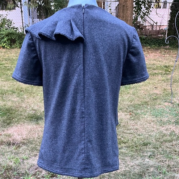 BANANA REPUBLIC Business Casual Grey Blouse Size 4. - Picture 2 of 12